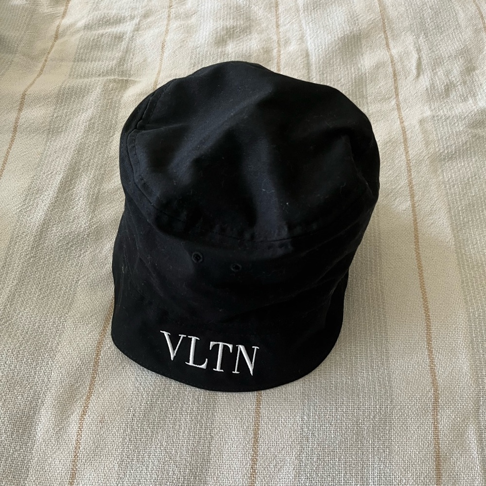 Black Valentino bucket hat